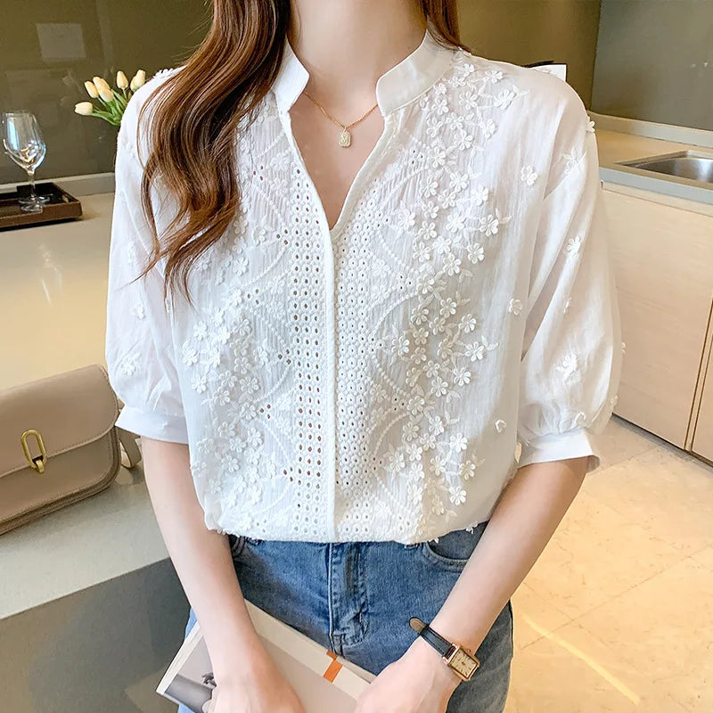 Cambria™ | Broderet bluse