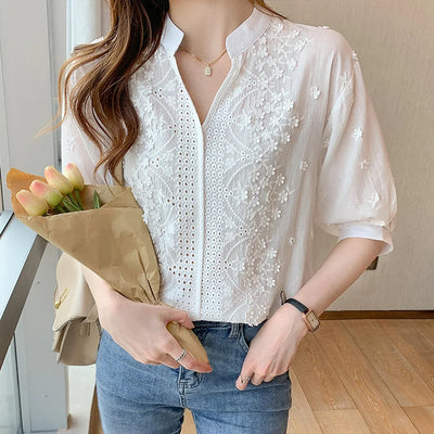 Cambria™ | Broderet bluse